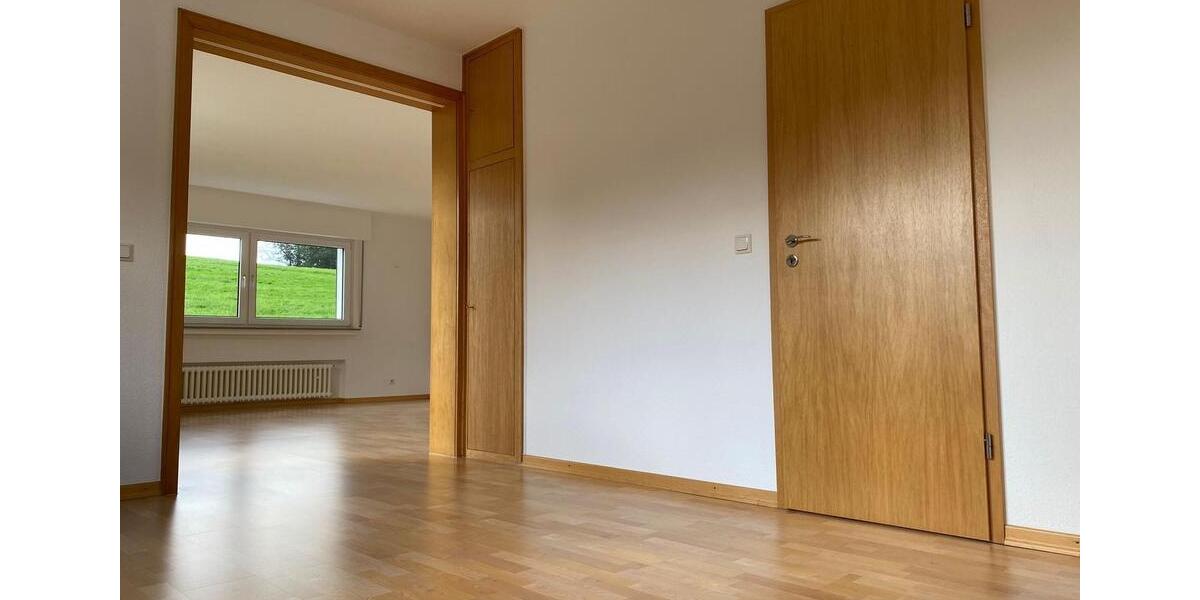 Etagenwohnung Engelskirchen - 3.5 Zimmer, 110 m&sup2;, 800&euro; | Angebot:25407458