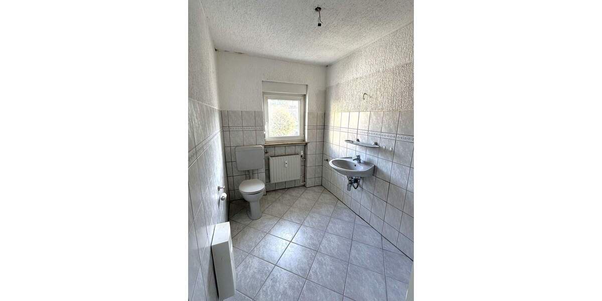 Mehrfamilienhaus, Wohnhaus Breckerfeld Zurstraße - 9 Zimmer, 223 m&sup2;, 199.700&euro; | Angebot:25744122