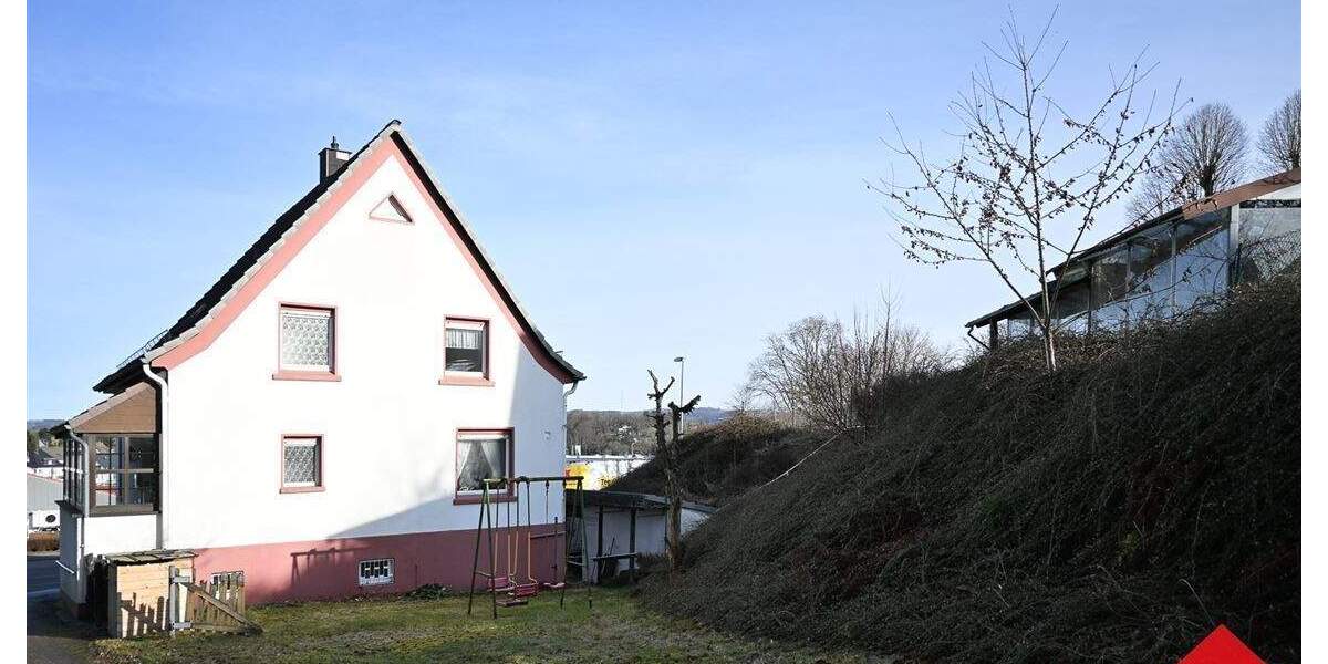 Einfamilienhaus mit Nebengebäude und Garagen in zentraler Lage von Kierspe - Mehrfamilienhaus, Wohnhaus Kierspe Kierspe Bahnhof | Angebot:25537526