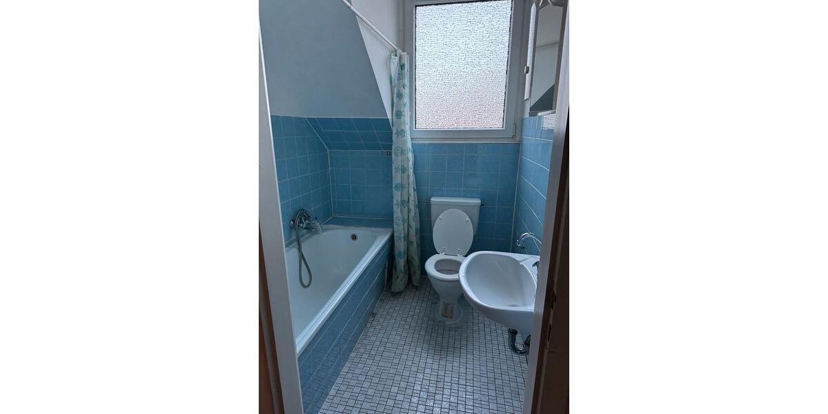 Dachgeschoßwohnung Altena - 1 Zimmer, 30 m&sup2;, 250&euro; | Angebot:25351214