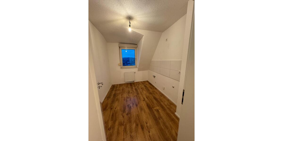 Dachgeschoßwohnung Ennepetal - 3 Zimmer, 56 m&sup2;, 670&euro; | Angebot:25278441