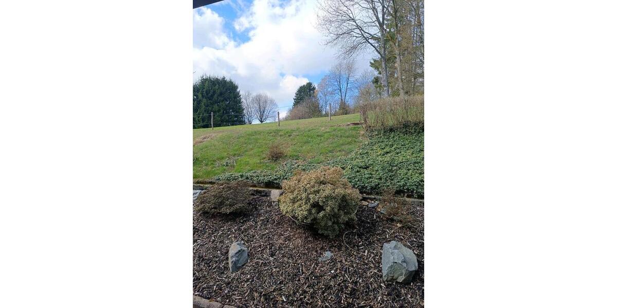 Dachgeschoßwohnung Gummersbach Berstig Süd - 4 Zimmer, 85 m&sup2;, 850&euro; | Angebot:25900207