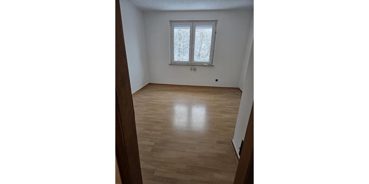 Etagenwohnung Gummersbach - 3 Zimmer, 82 m&sup2;, 800&euro; | Angebot:24454274