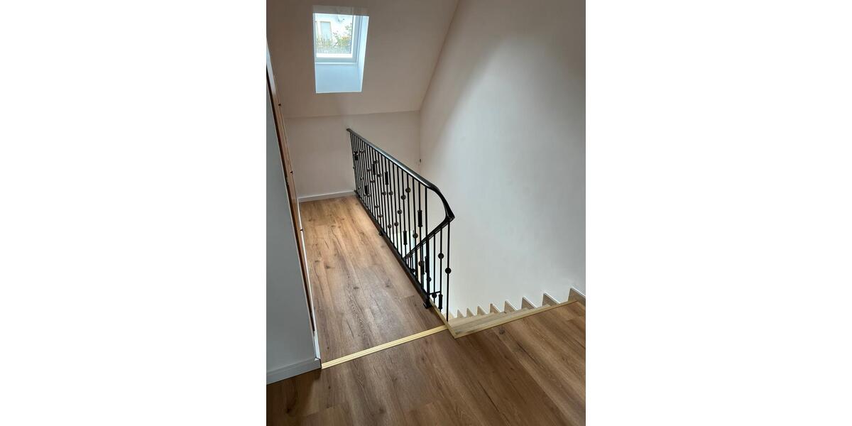 Einfamilienhaus Reichshof - 8 Zimmer, 213 m&sup2;, 459.000&euro; | Angebot:26956239