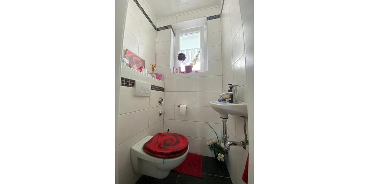 Dachgeschoßwohnung Bergneustadt - 3 Zimmer, 81 m&sup2;, 185.000&euro; | Angebot:25932738