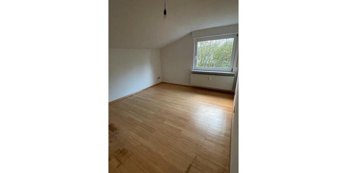 Etagenwohnung Lindlar - 3 Zimmer, 125 m&sup2;, 1.100&euro; | Angebot:25979628