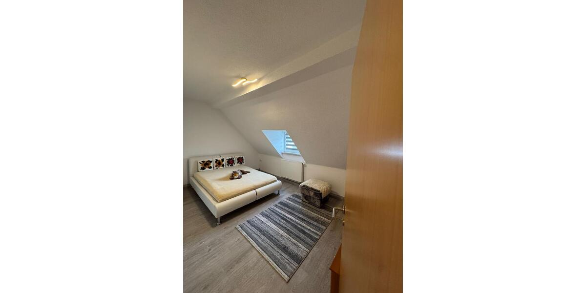 Doppelhaushälfte Finnentrop - 8 Zimmer, 180 m&sup2;, 350.000&euro; | Angebot:26611882