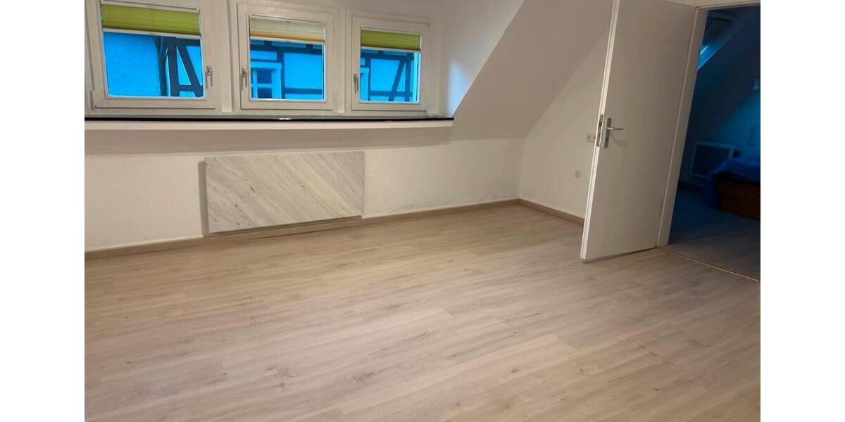 Dachgeschoßwohnung Balve - 3 Zimmer, 75 m&sup2;, 500&euro; | Angebot:23735715