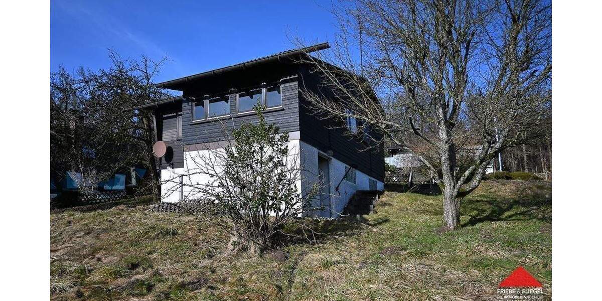 Gemütliches Wochenendhaus mit Garage in Meinerzhagen-Haumche - Mehrfamilienhaus, Wohnhaus Meinerzhagen Valbert | Angebot:24874190