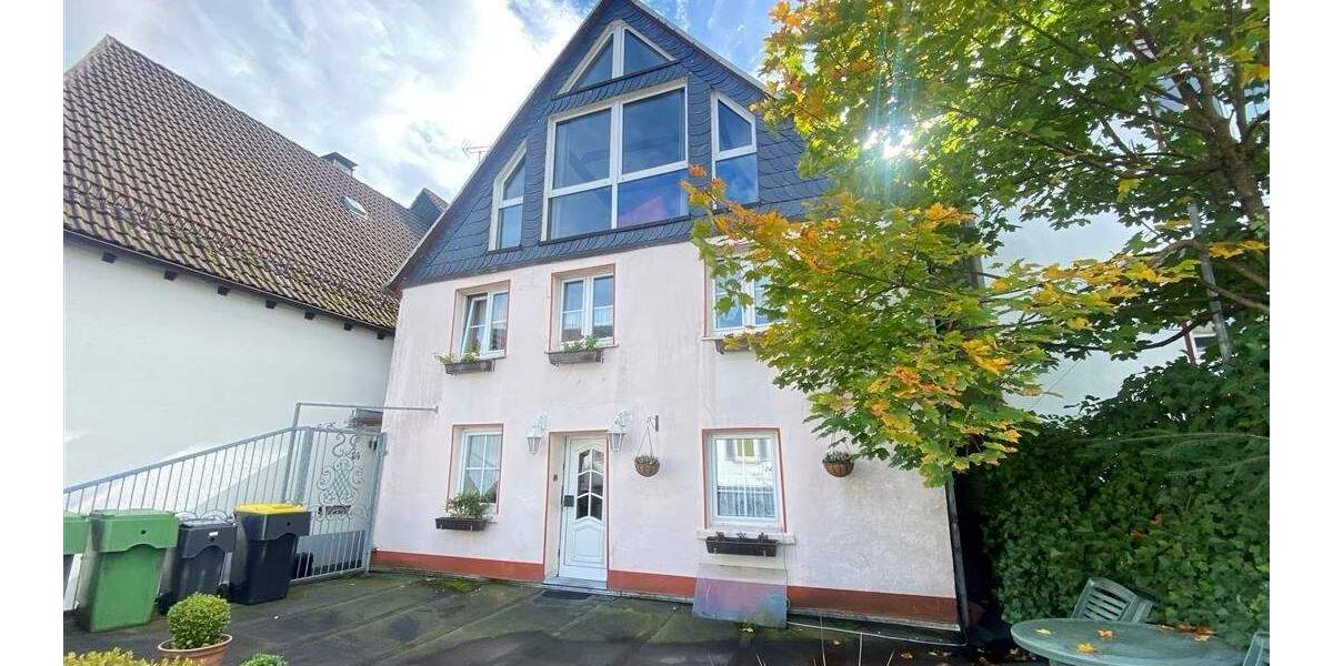 Wohnen mitten im Stadtzentrum - 4-Zimmer Mietwohnung mit Terrasse - Etagenwohnung Meinerzhagen | Angebot:23978285