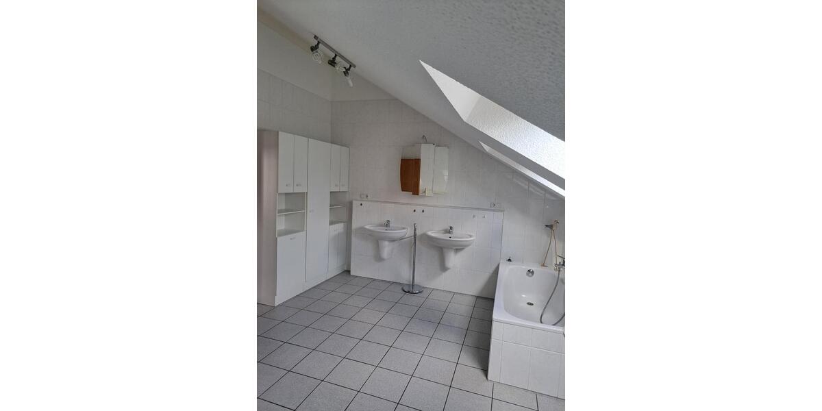 Etagenwohnung Lindlar - 3 Zimmer, 130 m&sup2;, 460.000&euro; | Angebot:25929149