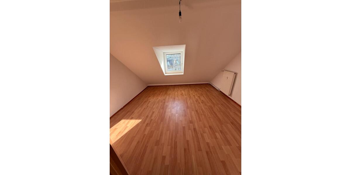 Dachgeschoßwohnung Lüdenscheid Brügge - 5 Zimmer, 85 m&sup2;, 950&euro; | Angebot:24736644