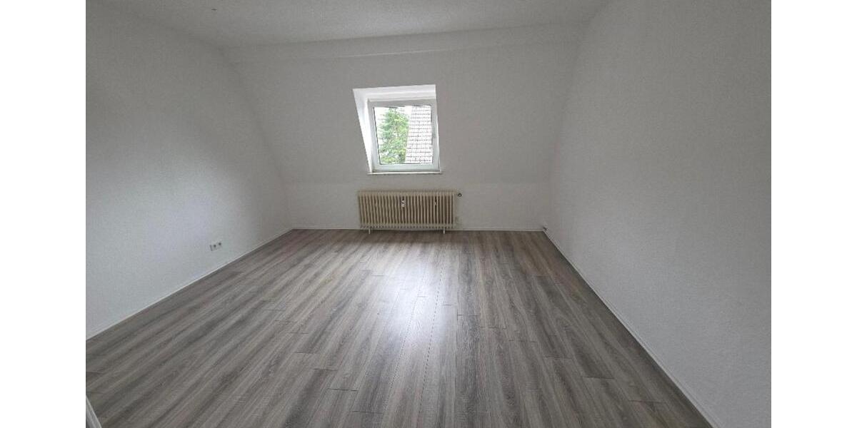 Dachgeschoßwohnung Gevelsberg - 3 Zimmer, 96 m&sup2;, 650&euro; | Angebot:25725329