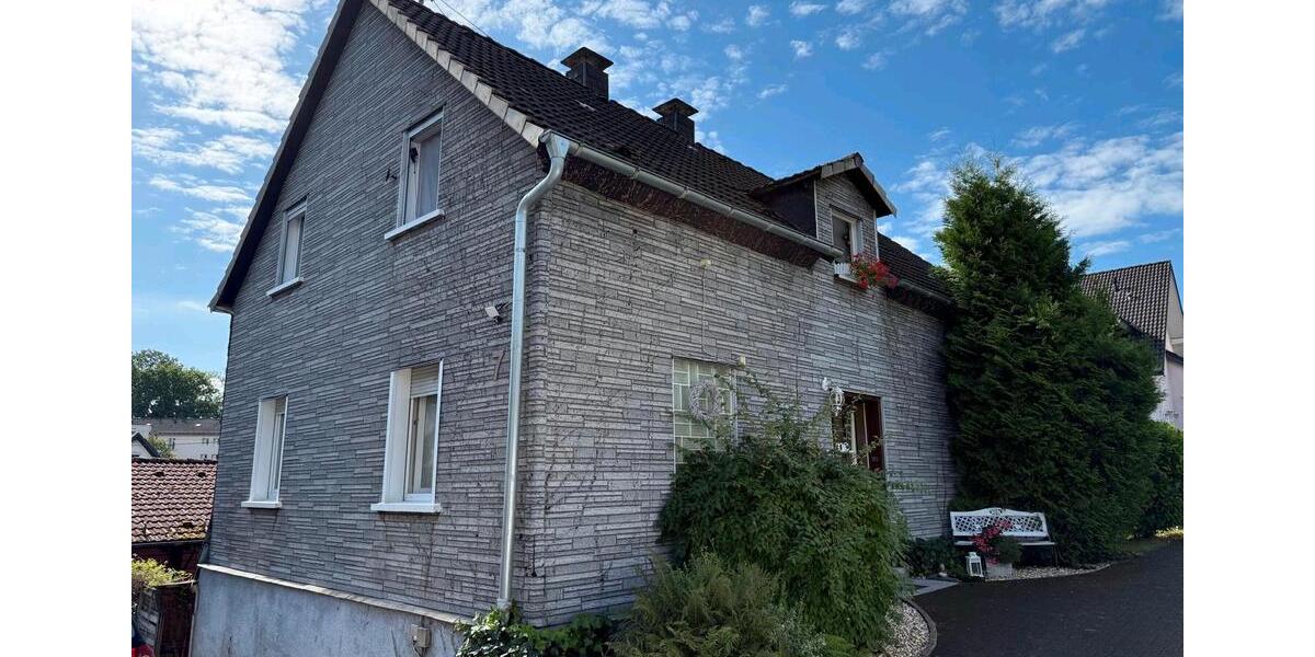 Einfamilienhaus Bergneustadt - 6 Zimmer, 135 m&sup2;, 230.000&euro; | Angebot:26877238
