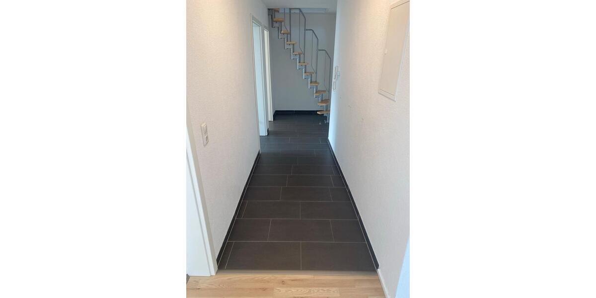 Dachgeschoßwohnung Lüdenscheid Staberg - 3 Zimmer, 75 m&sup2;, 480&euro; | Angebot:26633196