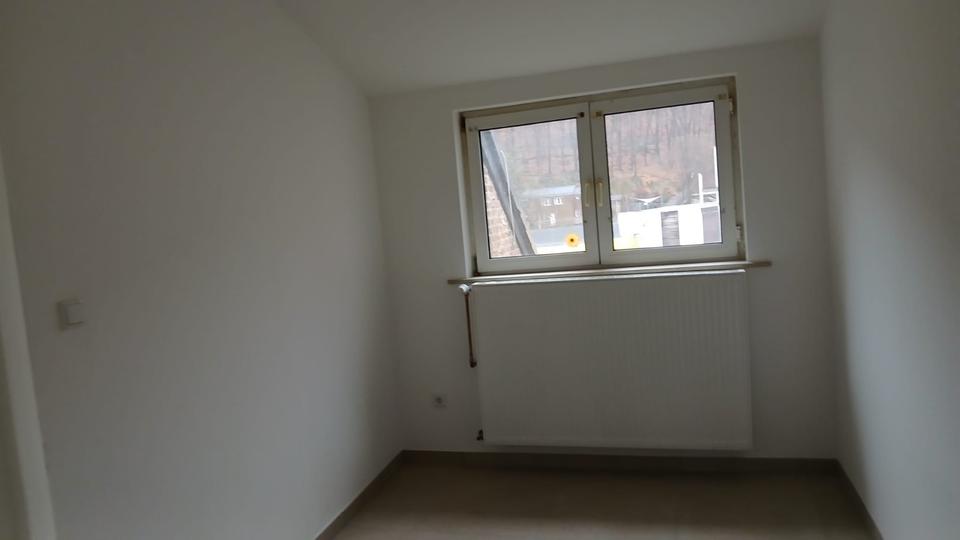 Dachgeschoßwohnung Ennepetal - 3 Zimmer, 90 m&sup2;, 900&euro; | Angebot:25255196