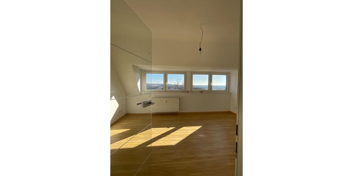 Dachgeschoßwohnung Lüdenscheid Othlinghausen - 2.5 Zimmer, 70 m&sup2;, 730&euro; | Angebot:26091592