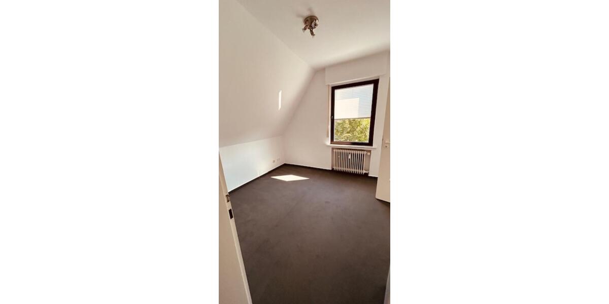Etagenwohnung Halver - 3 Zimmer, 117 m&sup2;, 900&euro; | Angebot:23226715
