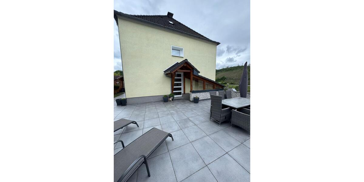 Doppelhaushälfte Finnentrop - 8 Zimmer, 180 m&sup2;, 350.000&euro; | Angebot:26611882