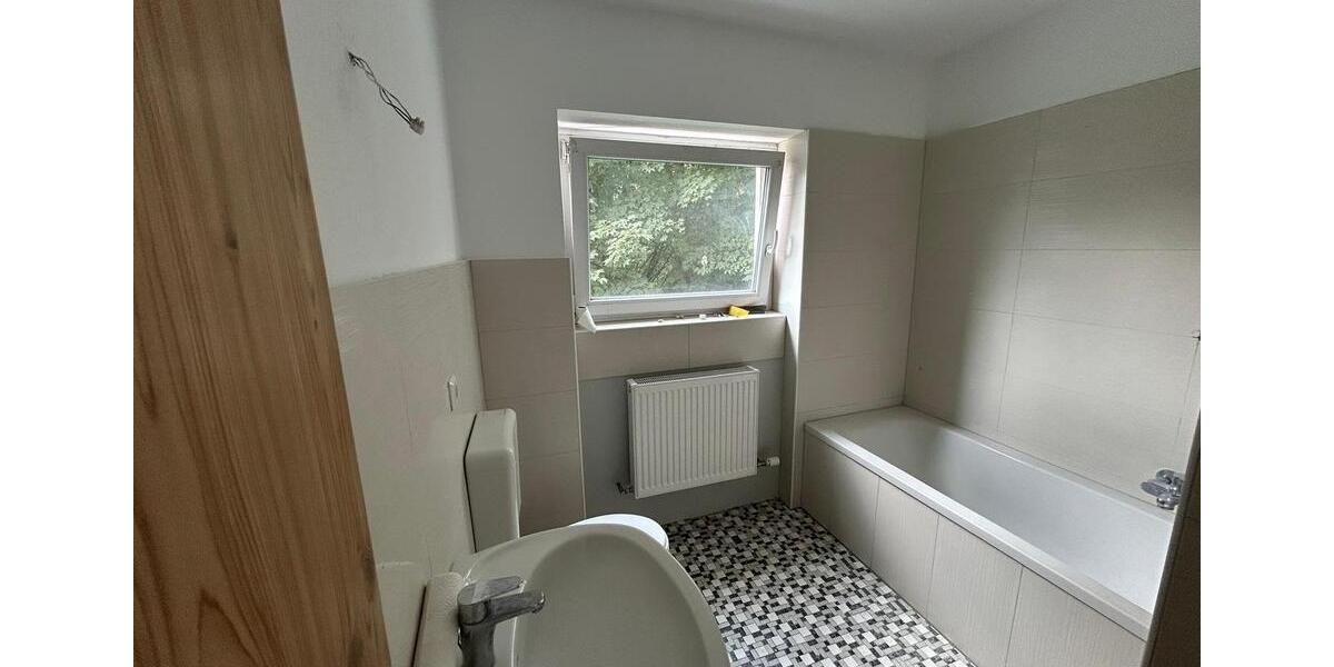 Etagenwohnung Meinerzhagen - 2 Zimmer, 65 m&sup2;, 450&euro; | Angebot:25648697