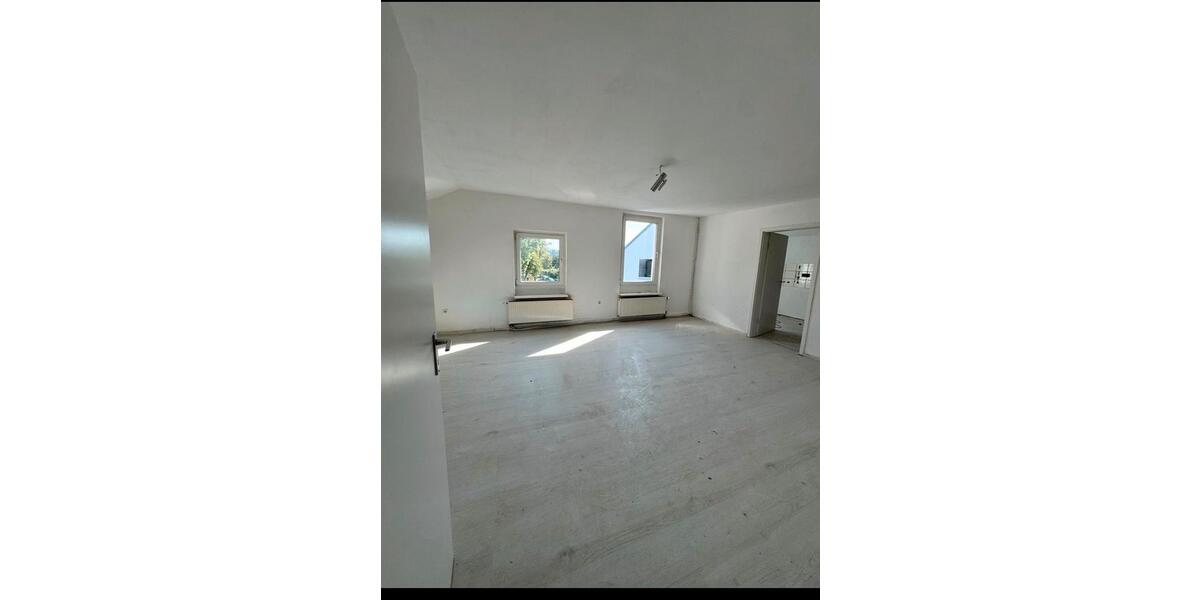 Dachgeschoßwohnung Lüdenscheid Staberg - 4 Zimmer, 70 m&sup2;, 600&euro; | Angebot:25367724