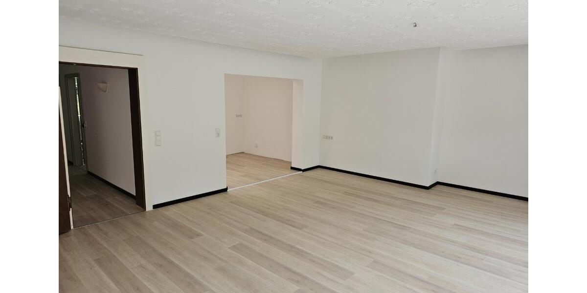 Etagenwohnung Reichshof - 4 Zimmer, 144 m&sup2;, 1.250&euro; | Angebot:25580154