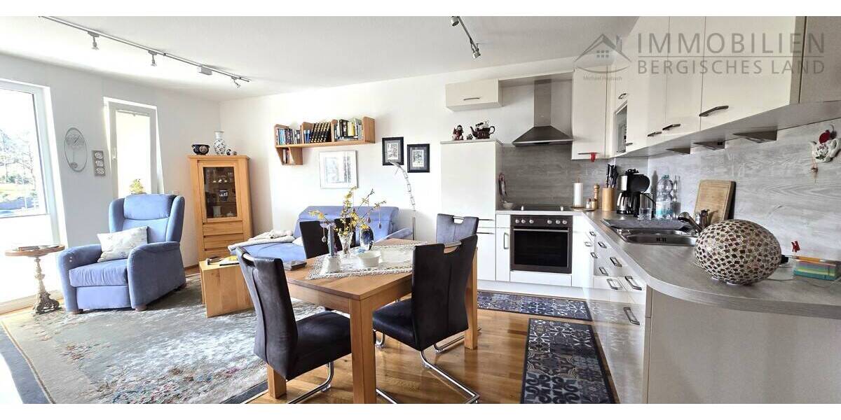 Etagenwohnung Hückeswagen Innenstadt - 2 Zimmer, 60 m&sup2;, 260.000&euro; | Angebot:26106199