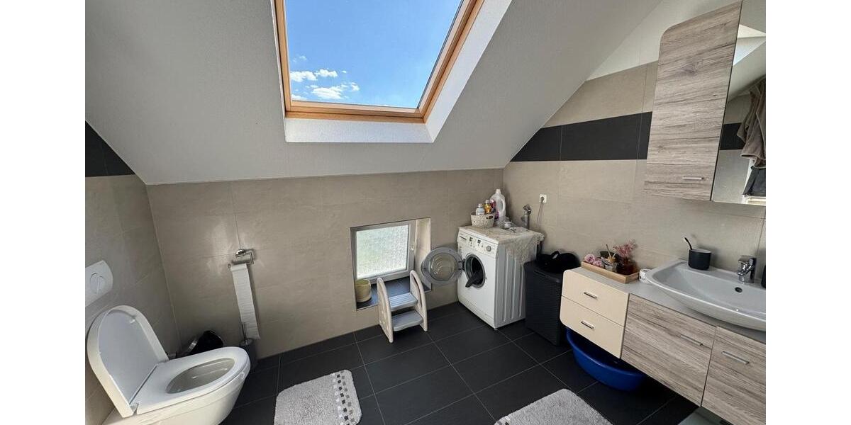 Dachgeschoßwohnung Iserlohn - 3.5 Zimmer, 95 m&sup2;, 750&euro; | Angebot:25725335