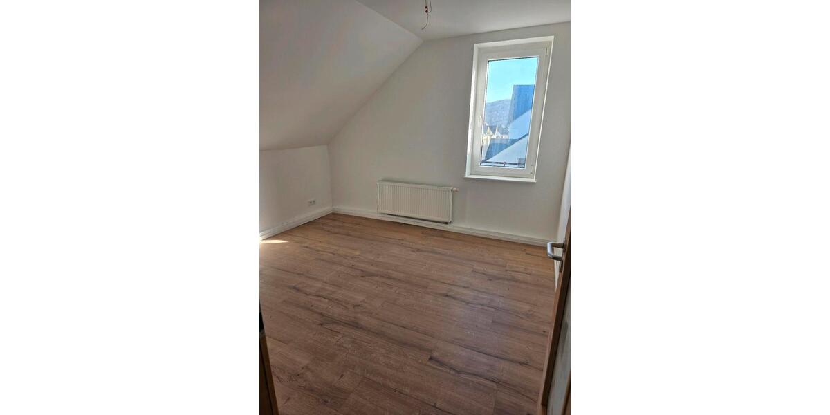Dachgeschoßwohnung Hagen Hohenlimburg - 4 Zimmer, 87 m&sup2;, 570&euro; | Angebot:24916197