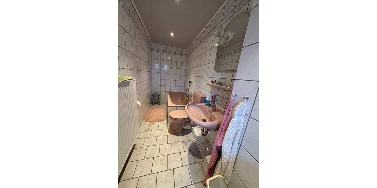 Bauernhaus, Landhaus Olpe Rhonard - 1 Zimmer, 390 m&sup2;, 1.180.000&euro; | Angebot:25666276