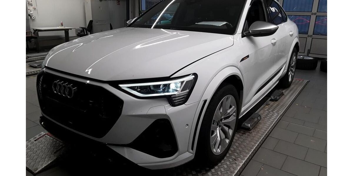 Audi e-tron 60.878 km 38.520 &euro; Hagen 58091