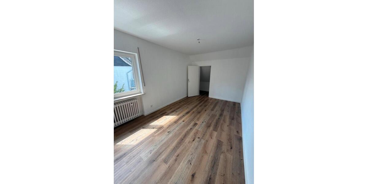 Dachgeschoßwohnung Olpe - 4 Zimmer, 81 m&sup2;, 200.000&euro; | Angebot:27458662
