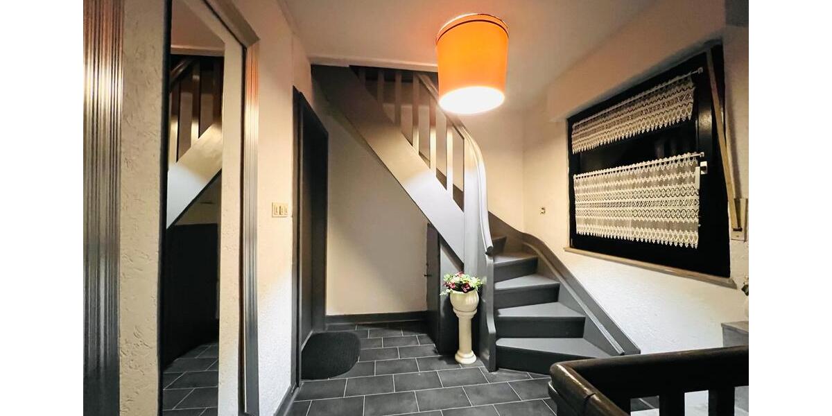 Dachgeschoßwohnung Menden (Sauerland) - 4 Zimmer, 80 m&sup2;, 179.000&euro; | Angebot:24750548