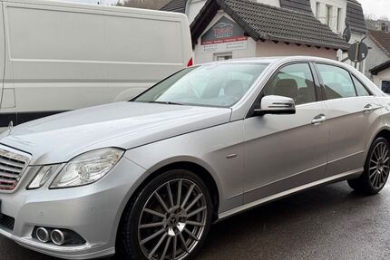 Mercedes-Benz E 220 263.340 km 7.990 &euro; Gummersbach OT Niederseßmar 51645