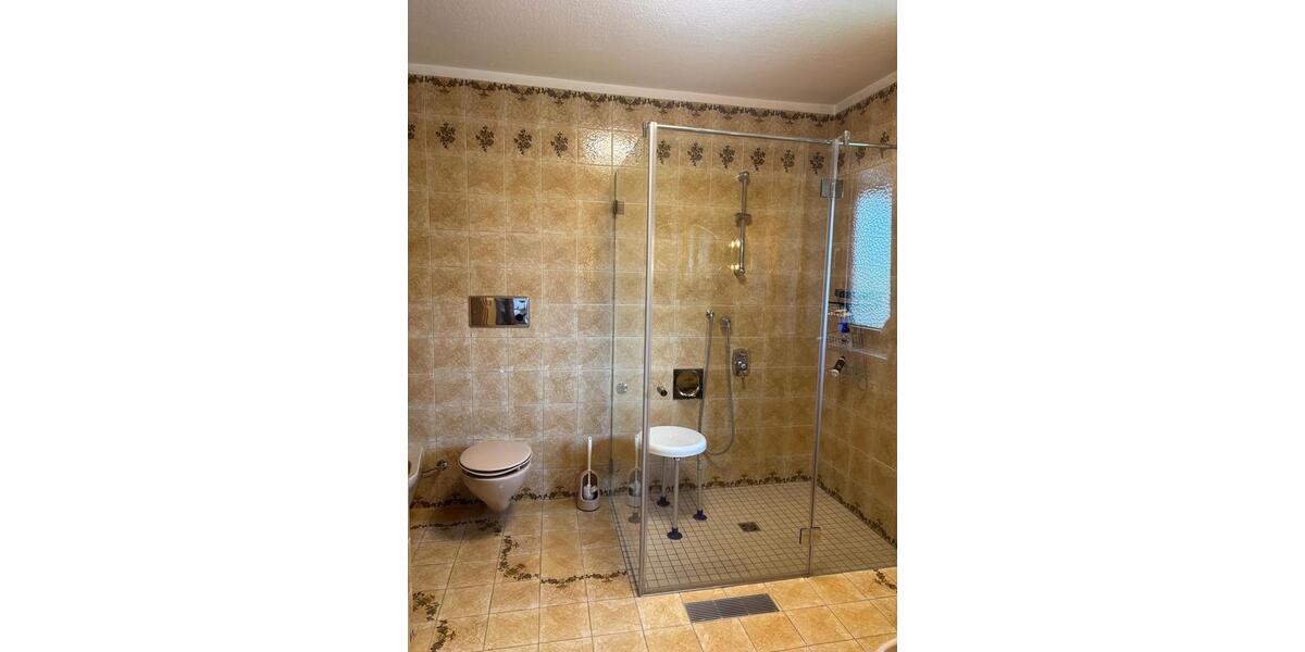 Einfamilienhaus Gummersbach - 6 Zimmer, 232 m&sup2;, 650.000&euro; | Angebot:26990488