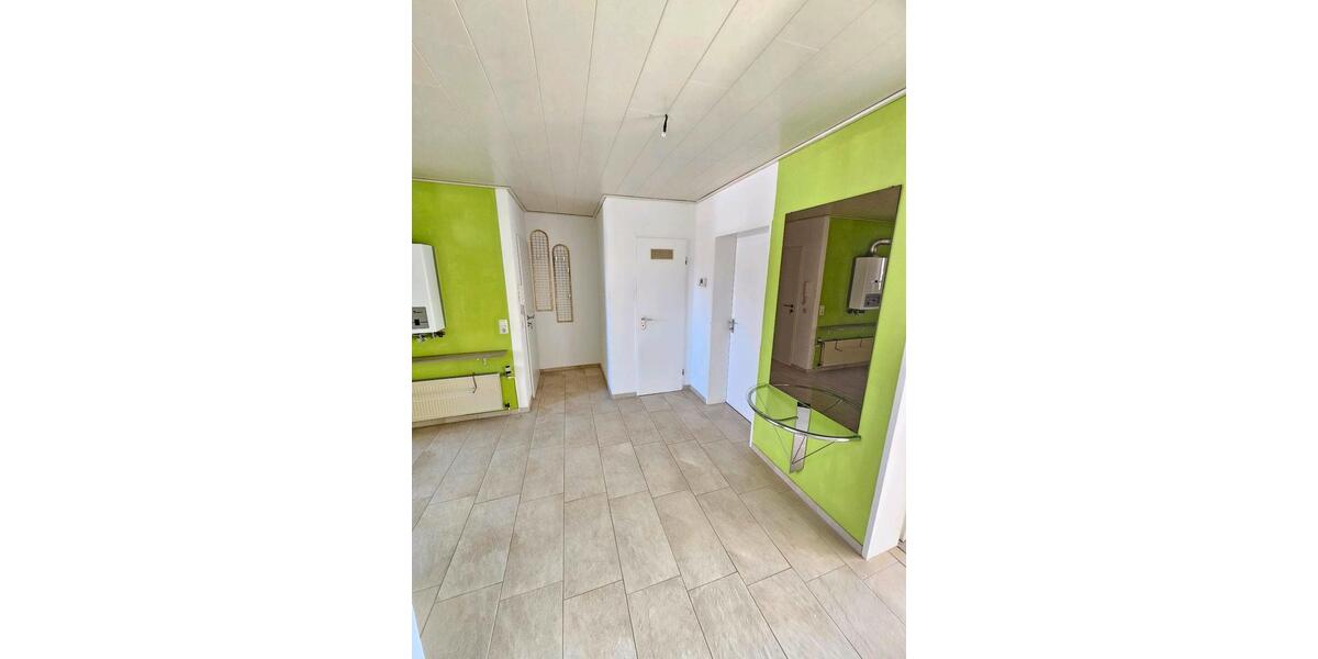 Etagenwohnung Bergneustadt - 3 Zimmer, 77 m&sup2;, 700&euro; | Angebot:25901566