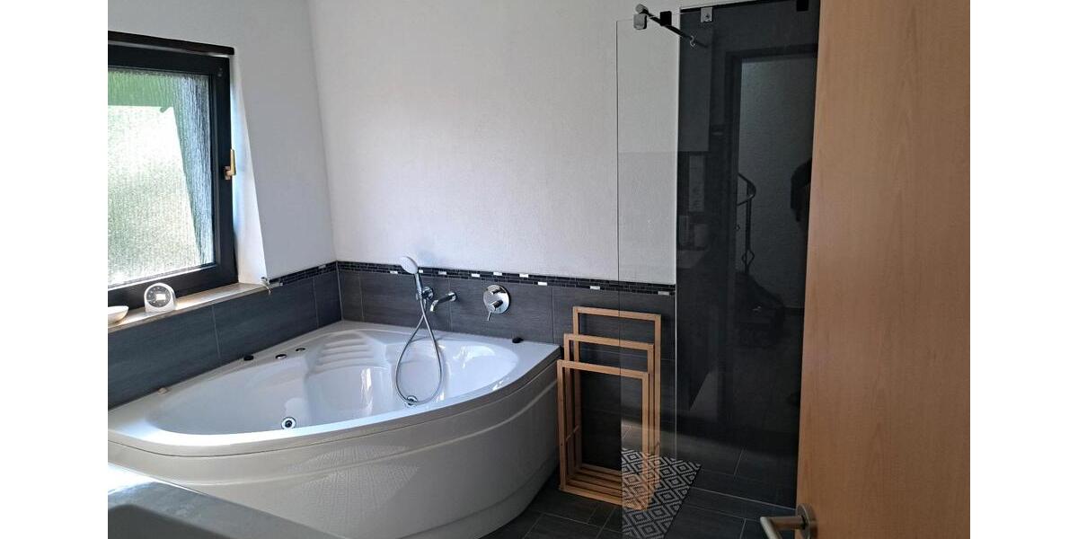 Doppelhaushälfte Neuenrade - 4 Zimmer, 156 m&sup2;, 245.000&euro; | Angebot:26907946