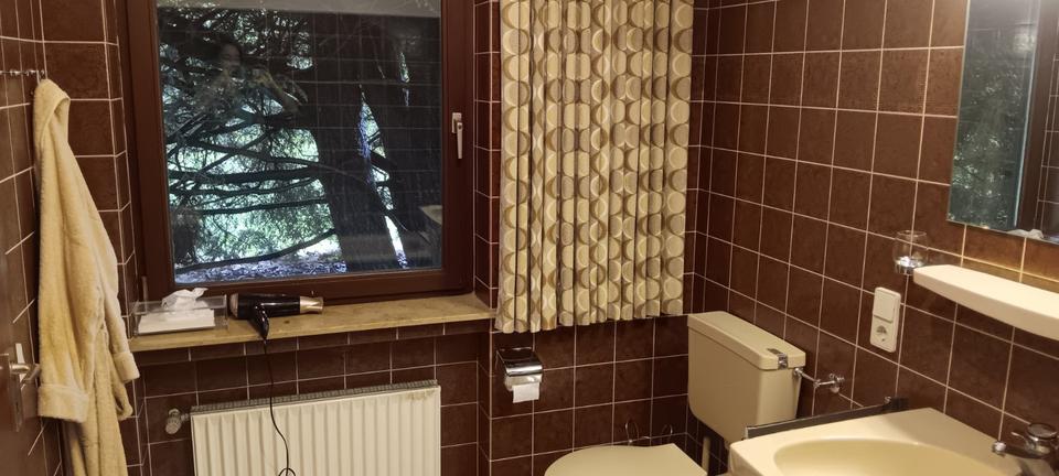 Einfamilienhaus Gummersbach - 6 Zimmer, 150 m&sup2;, 1.900&euro; | Angebot:24750886