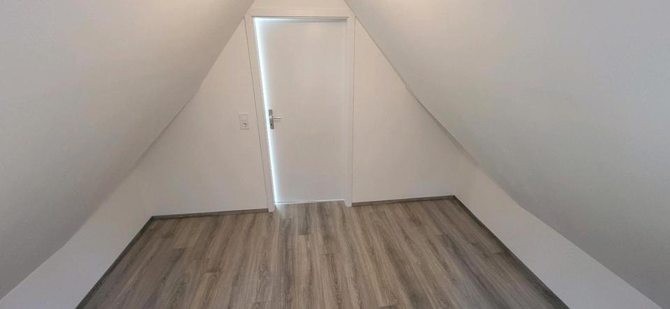 Etagenwohnung Engelskirchen - 4.5 Zimmer, 100 m&sup2;, 1.000&euro; | Angebot:25406261