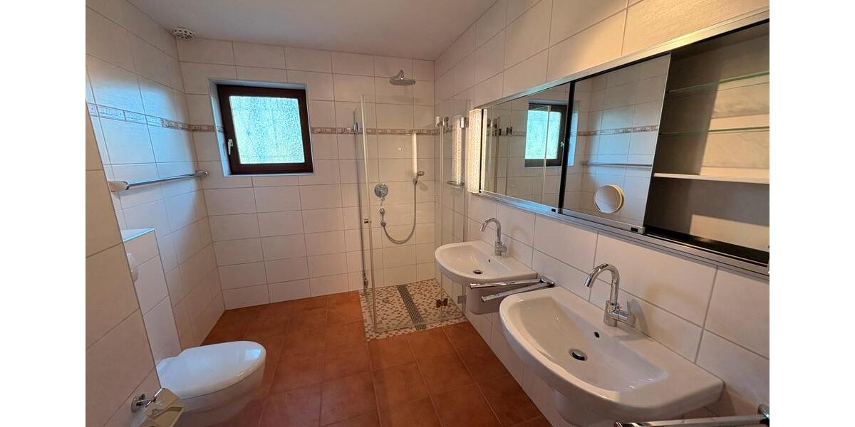 Einfamilienhaus Marienheide - 6 Zimmer, 167 m&sup2;, 1.498&euro; | Angebot:25834979