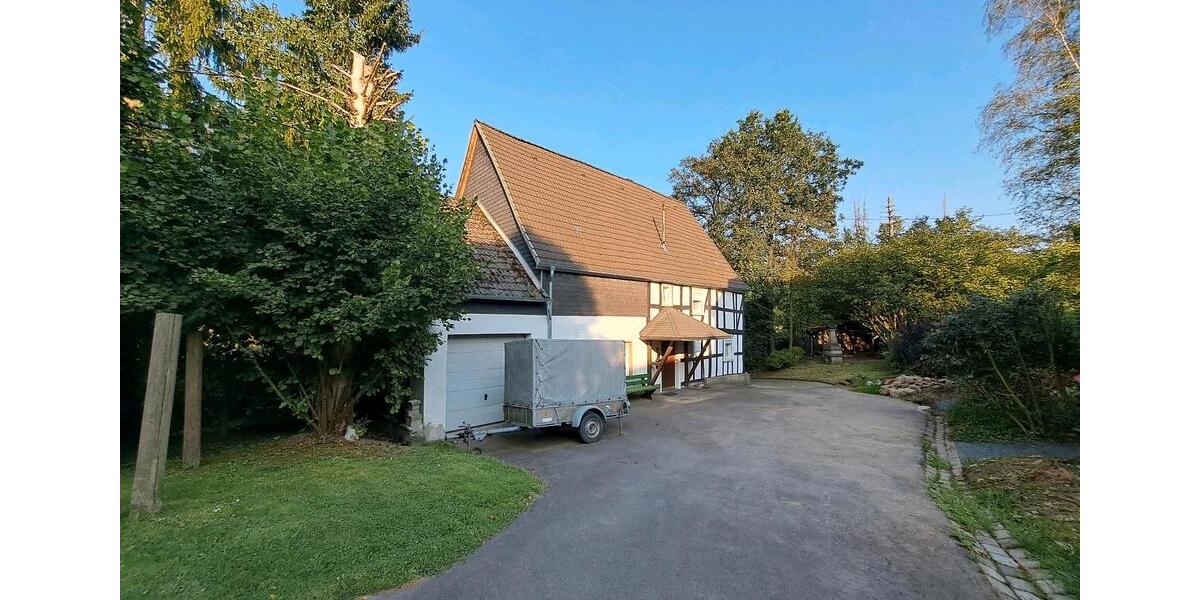 Einfamilienhaus Reichshof - 10 Zimmer, 250 m&sup2;, 295.000&euro; | Angebot:25422678