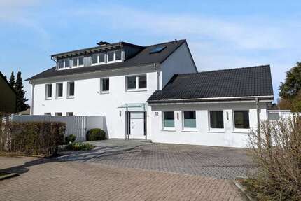 Haus Halver - 11 Zimmer, 386 m&sup2;, 930.000&euro; | Angebot:26002286