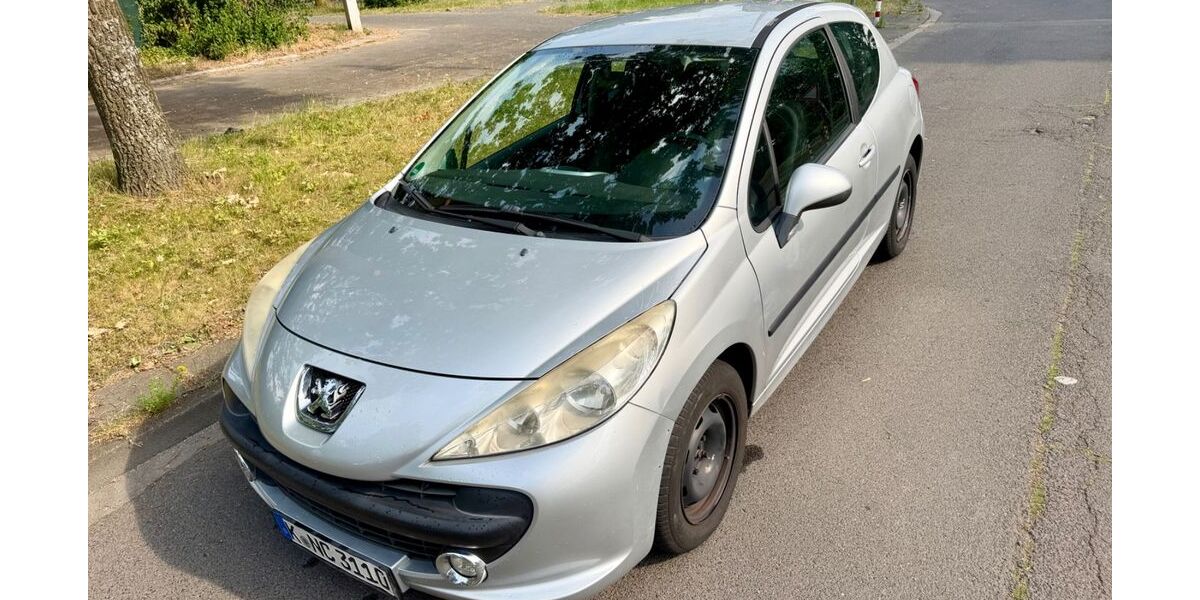 Peugeot 207 135.000 km 2.999 &euro; Engelskirchen 51766