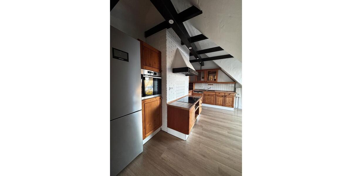 Dachgeschoßwohnung Iserlohn Sümmern - 3 Zimmer, 134 m&sup2;, 1.500&euro; | Angebot:24934997