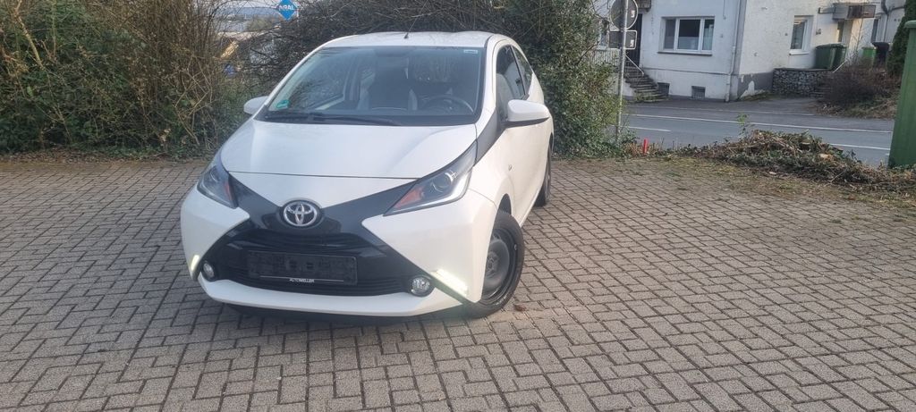 Toyota Aygo (X) 131.178 km 5.999 &euro; Schalksmühle 58579