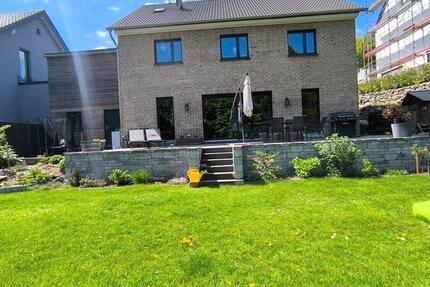 Haus Breckerfeld - 6 Zimmer, 220 m&sup2;, 660.000&euro; | Angebot:26547407