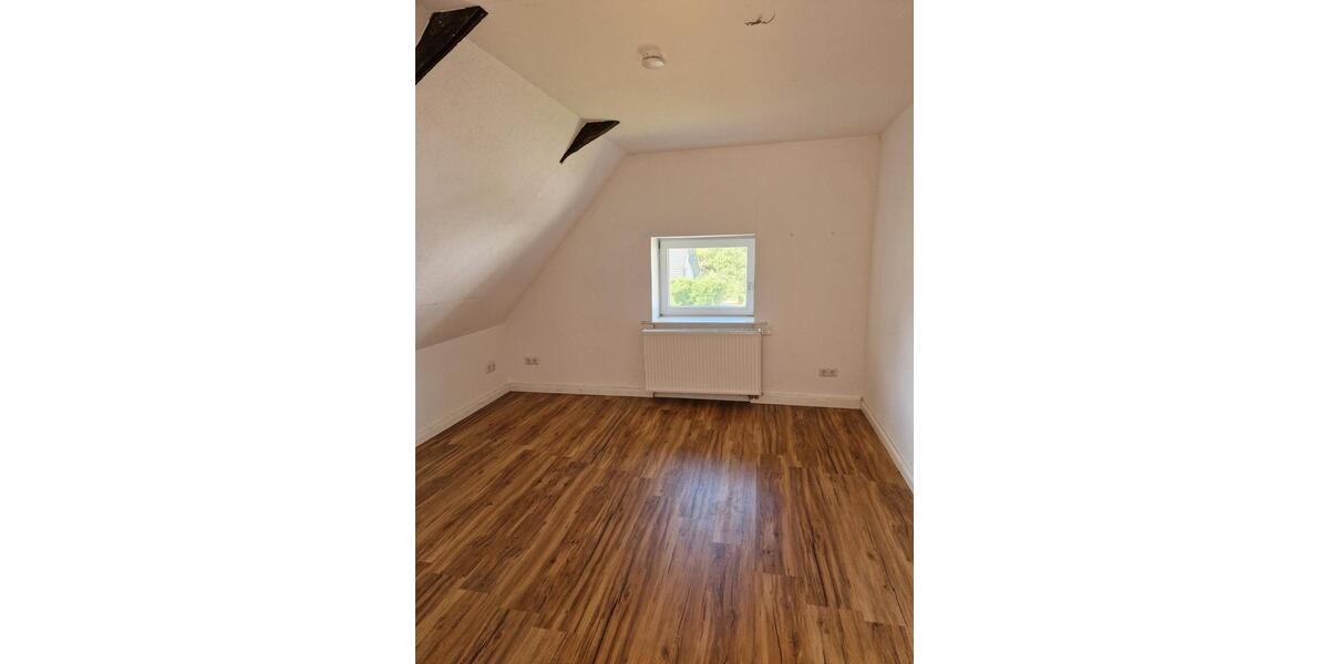 Dachgeschoßwohnung Kierspe - 3 Zimmer, 90 m&sup2;, 670&euro; | Angebot:27549514