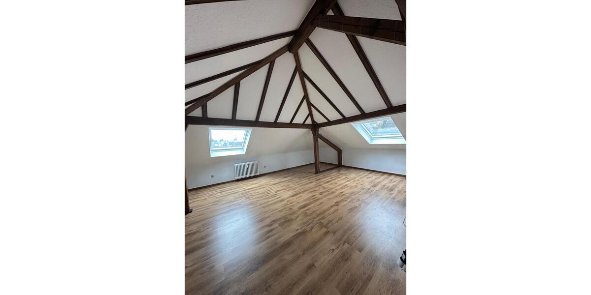 Dachgeschoßwohnung Gummersbach Berstig Süd - 3 Zimmer, 80 m&sup2;, 760&euro; | Angebot:26441258