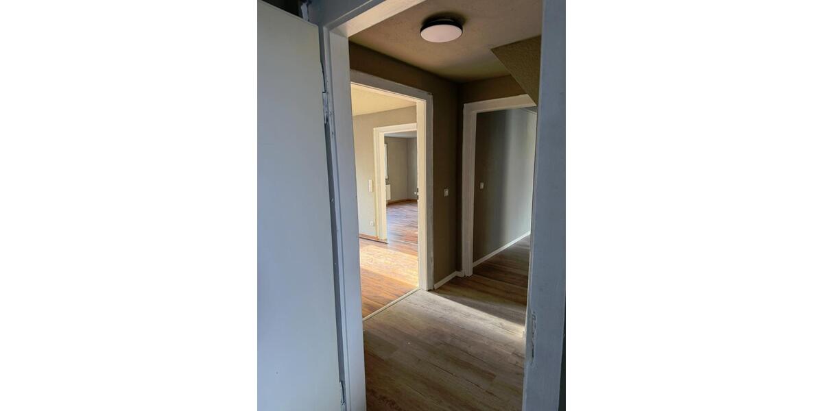 Etagenwohnung Gummersbach - 3 Zimmer, 98 m&sup2;, 950&euro; | Angebot:25478996