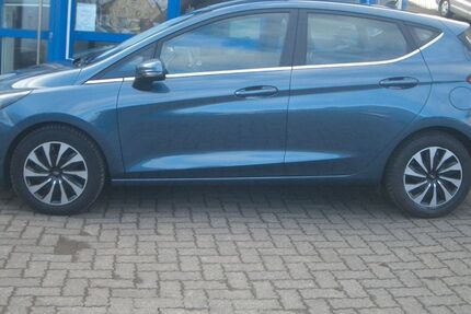 Ford Fiesta 49.000 km 13.990 &euro; Attendorn-Repe 57439